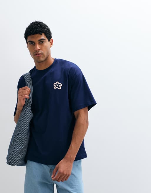 Selected relaxed-fit T-shirt met roze abstracte vaas-backprint in navy, 2 van 5