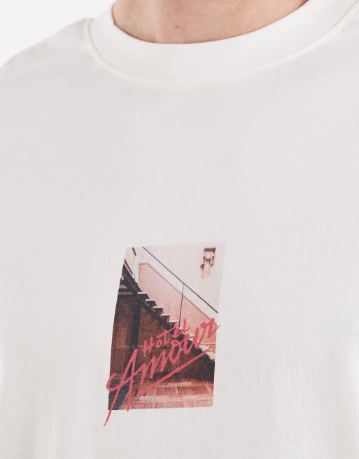 Selected X Hotel Amour – Gräddvit, kraftig t-shirt i oversize med tryck framtill, 3 av 5