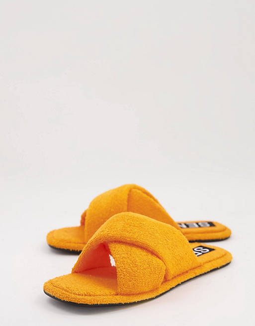 Women Flat Sandals/Senso Inka IV fluffy flat sandals with crossover strap in tangerine 