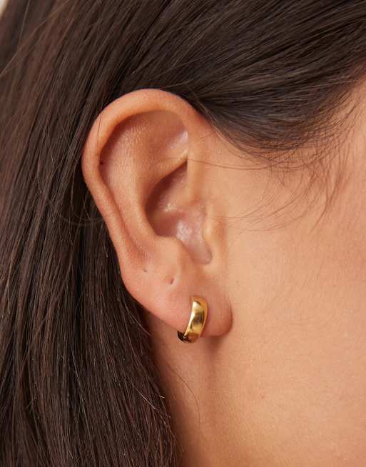 Seol + Gold chunky huggie hoop earrings in 18kt gold vermeil