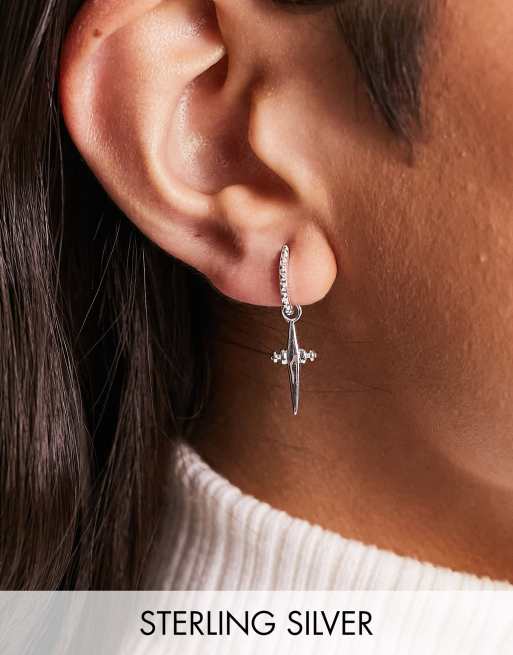 Seol + Gold - Orecchini a cerchio in argento sterling con ciondolo a pugnale