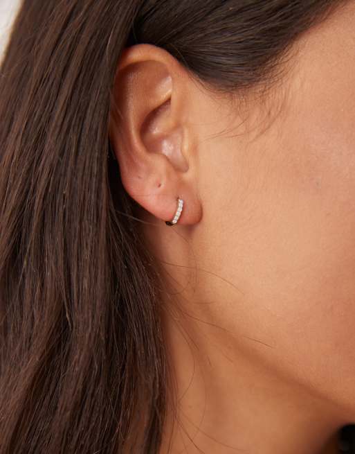 Seol + Gold pearl huggie hoop earrings in 18kt gold vermeil