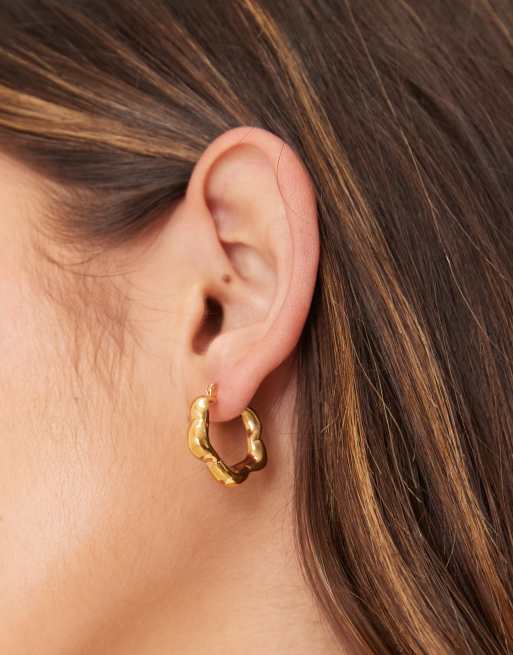 Seol + Gold puffed flower hoop earrings in 18K gold vermeil