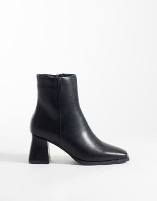 Seqwl Audi Chunky Ankle Boots In Black