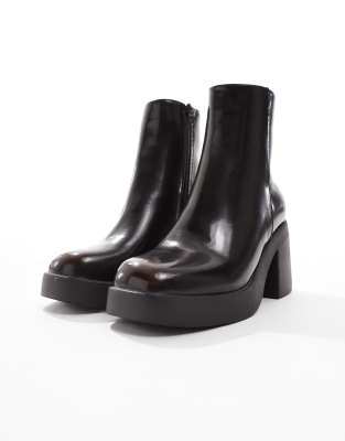 Seqwl Audi Chunky Ankle Boots In Brown