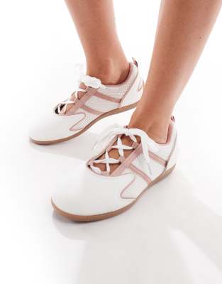 SEQWL - Ballerina-Sneaker zum Schnüren in Weiß