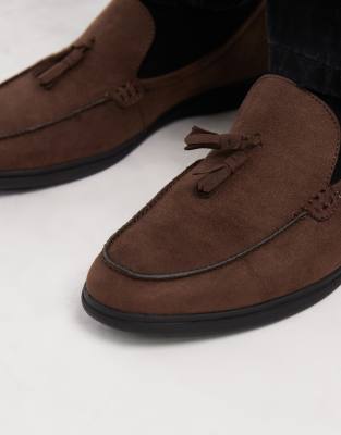 Seqwl Berwin Tassel Detail Loafers With Contrast Sole In Brown
