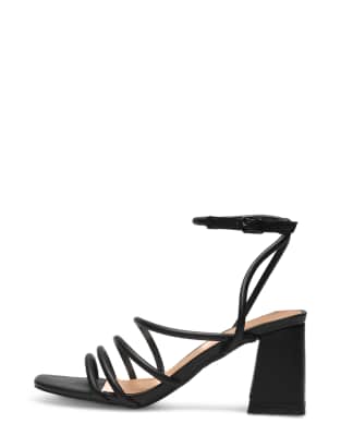  Block heeled sandals with buckle strap 
