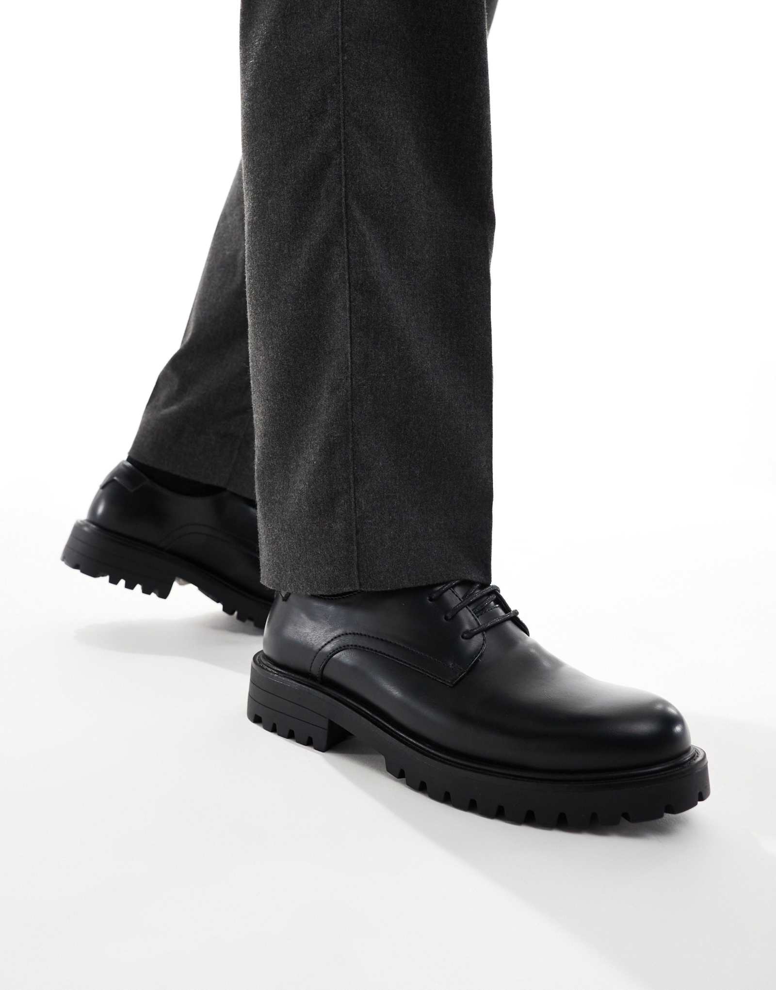 Облегающее дерби на шнуровке от SEQWL Calvin черного цвета