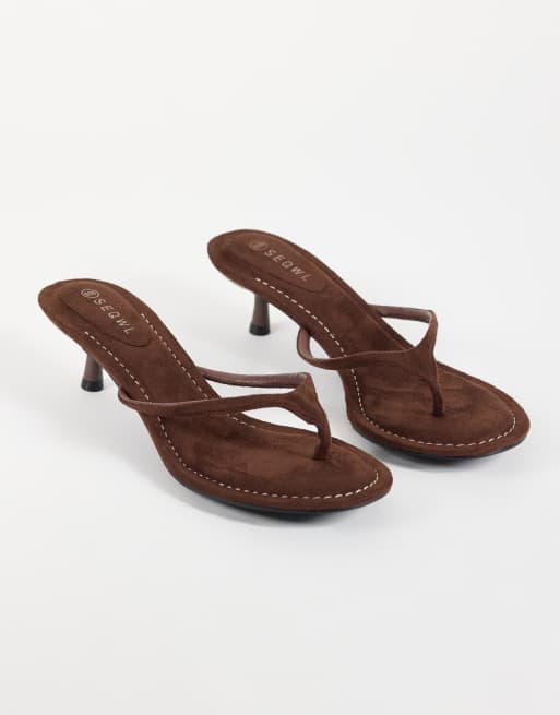 SEQWL Capri heeled thong sandals in suedette taupe, 3 of 4