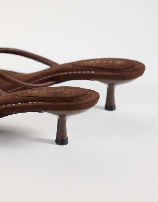 SEQWL Capri sandal med hæl og tårem i suedette taupe, 4 af 4