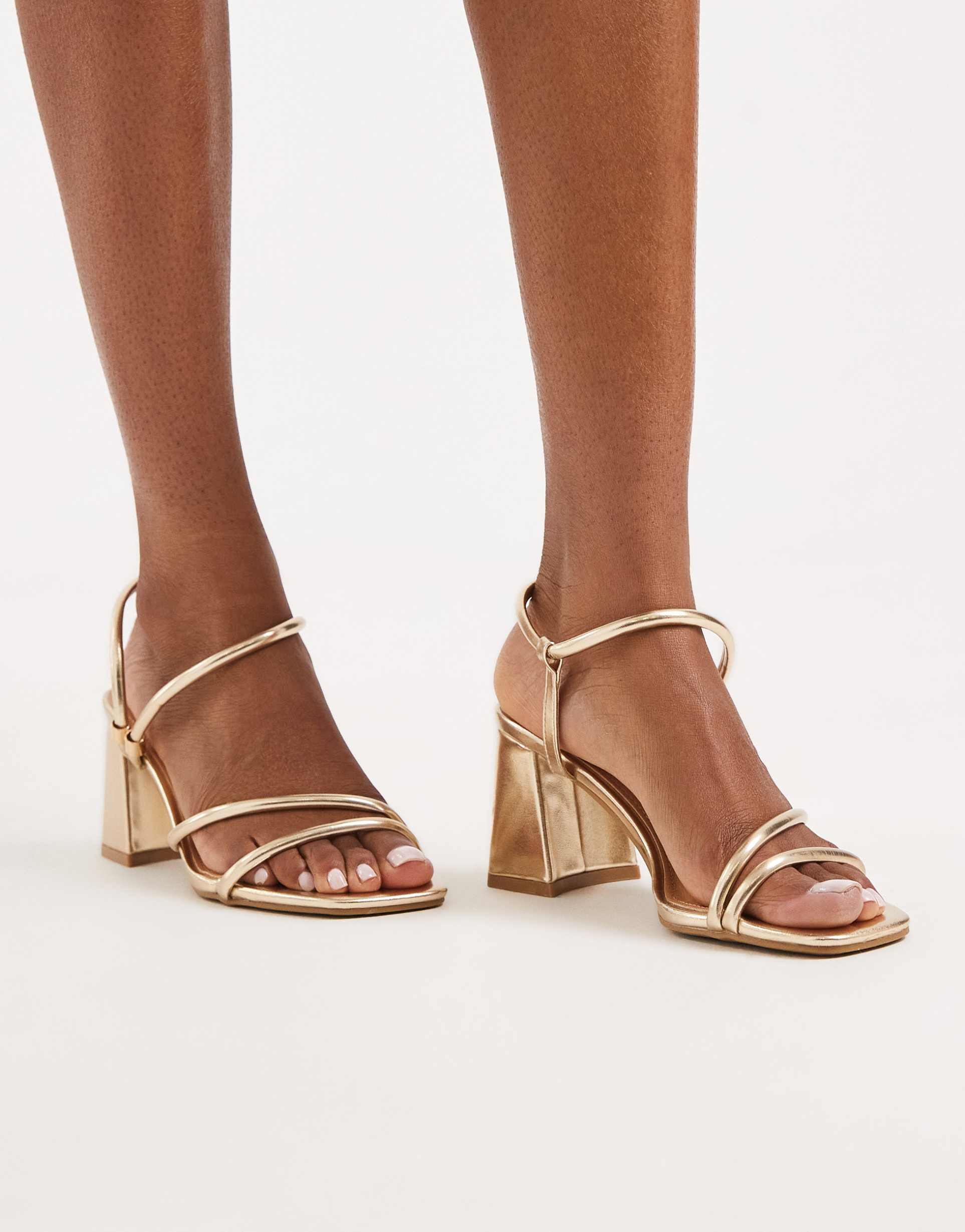 seqwl dandelion strappy block heeled sandals in gold