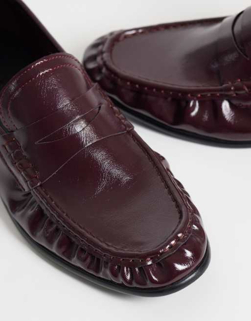 SEQWL Dash veredelte Loafer mit Raffungen in Kirschrot, 2 von 5