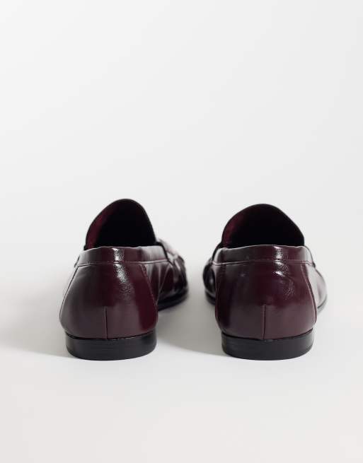 SEQWL Dash verfijnde loafers met plooien in kersenrood, 3 van 5