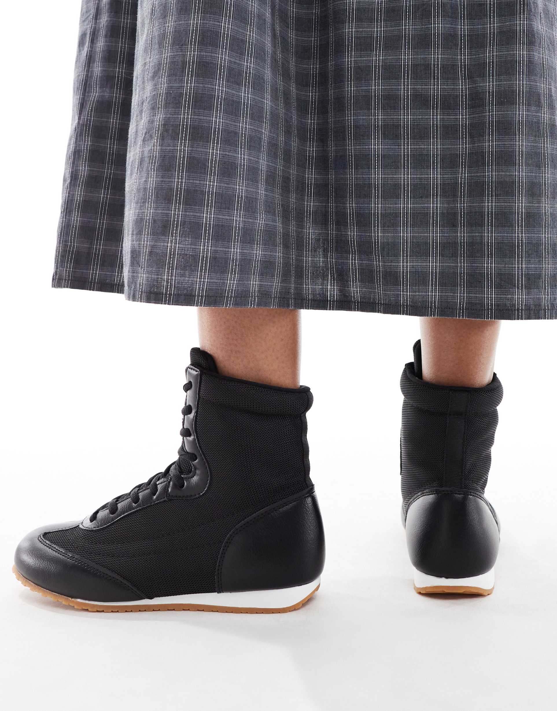 seqwl drifters boxing boots in black