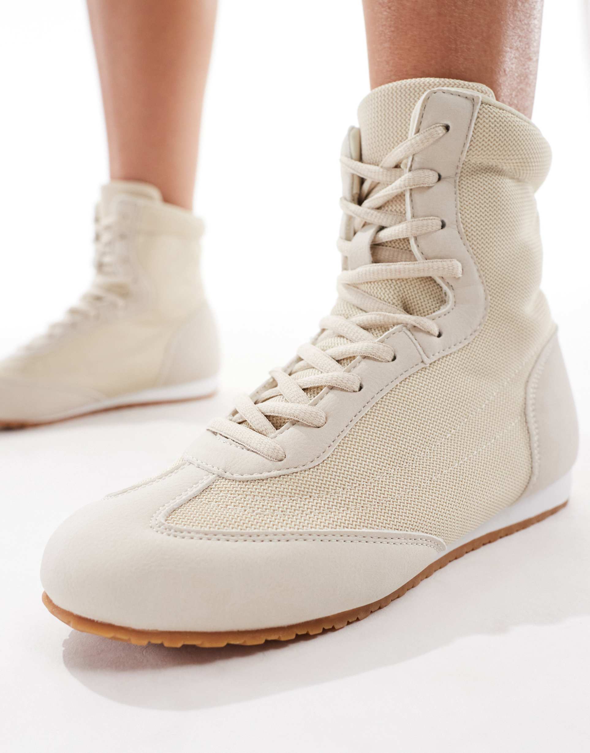 seqwl drifters boxing boots in taupe