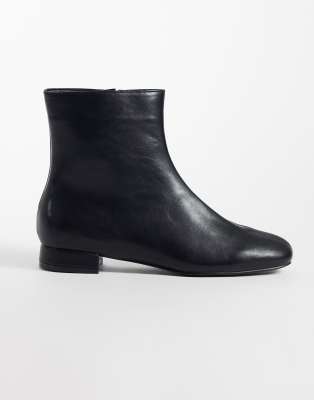 Seqwl Elma Ankle Boots In Black