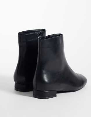 Seqwl Elma Ankle Boots In Black