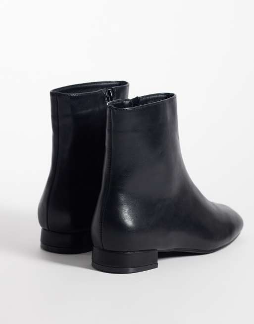 SEQWL Elma ankle boots in black, 2 of 4
