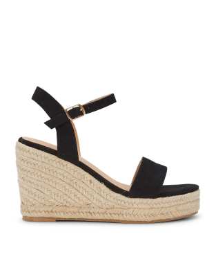  Everyday wedge sandals with buckle closure 