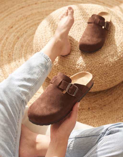 SEQWL Flat heel slip-on clog mule sandals in chocolate, 2 of 5