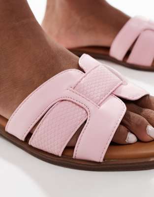 Seqwl Flat Sandals