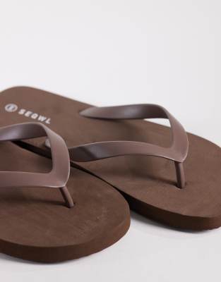 Seqwl Flip Flops In Brown