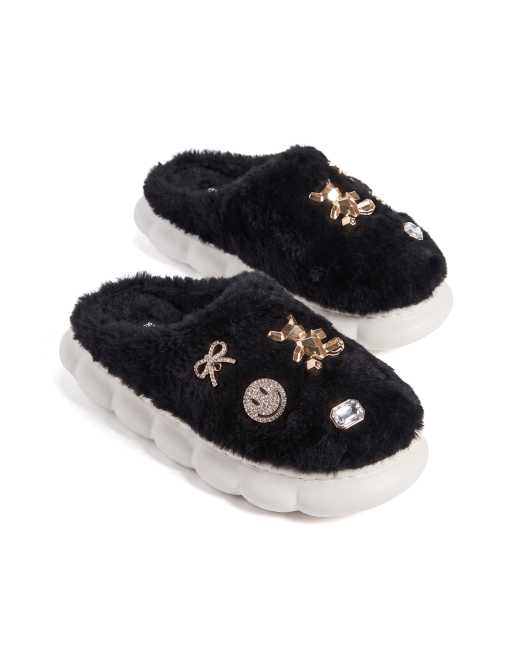SEQWL Fluffy mule slippers warm slip ons with charm details in black, 4 of 5