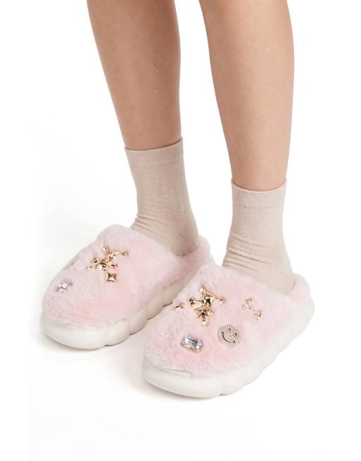 SEQWL Fluffy mule slippers warm slip ons with charm details in pink, 3 of 5