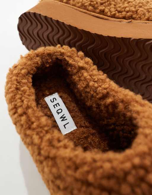 SEQWL fluffy teddy flatform mules in brown, 2 of 4