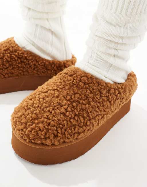 SEQWL fluffy teddy flatform mules in brown, 4 of 4