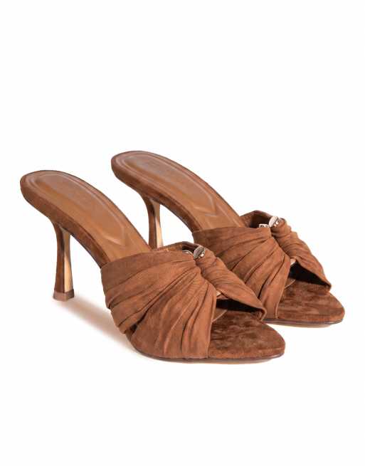 SEQWL Heeled stiletto mules high heel sandals with twisted front in brown, 5 of 5
