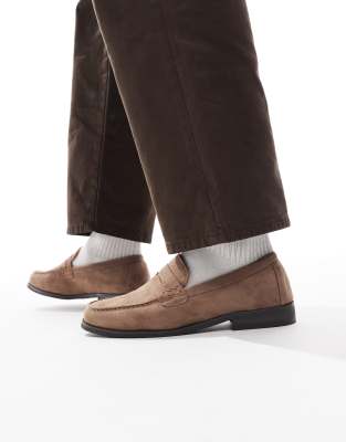  Hero saddle loafers in faux suede moccha