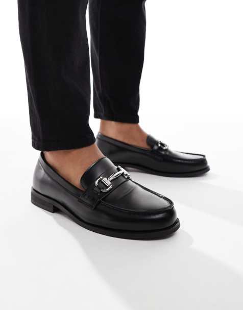 SEQWL – Hero – Svarta loafers i läderimitation med tofs - view 1