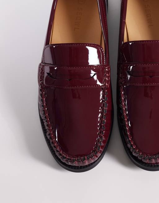 SEQWL – Hero – Wiśniowe lakierowane loafersy z marszczeniem, 3 z 4