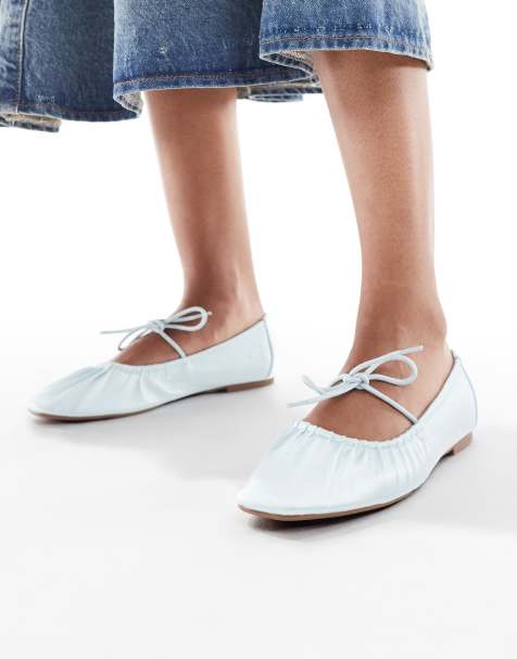 SEQWL – Iris – Satin-Ballerinas in Babyblau mit Raffung und Bindedetail - view 1