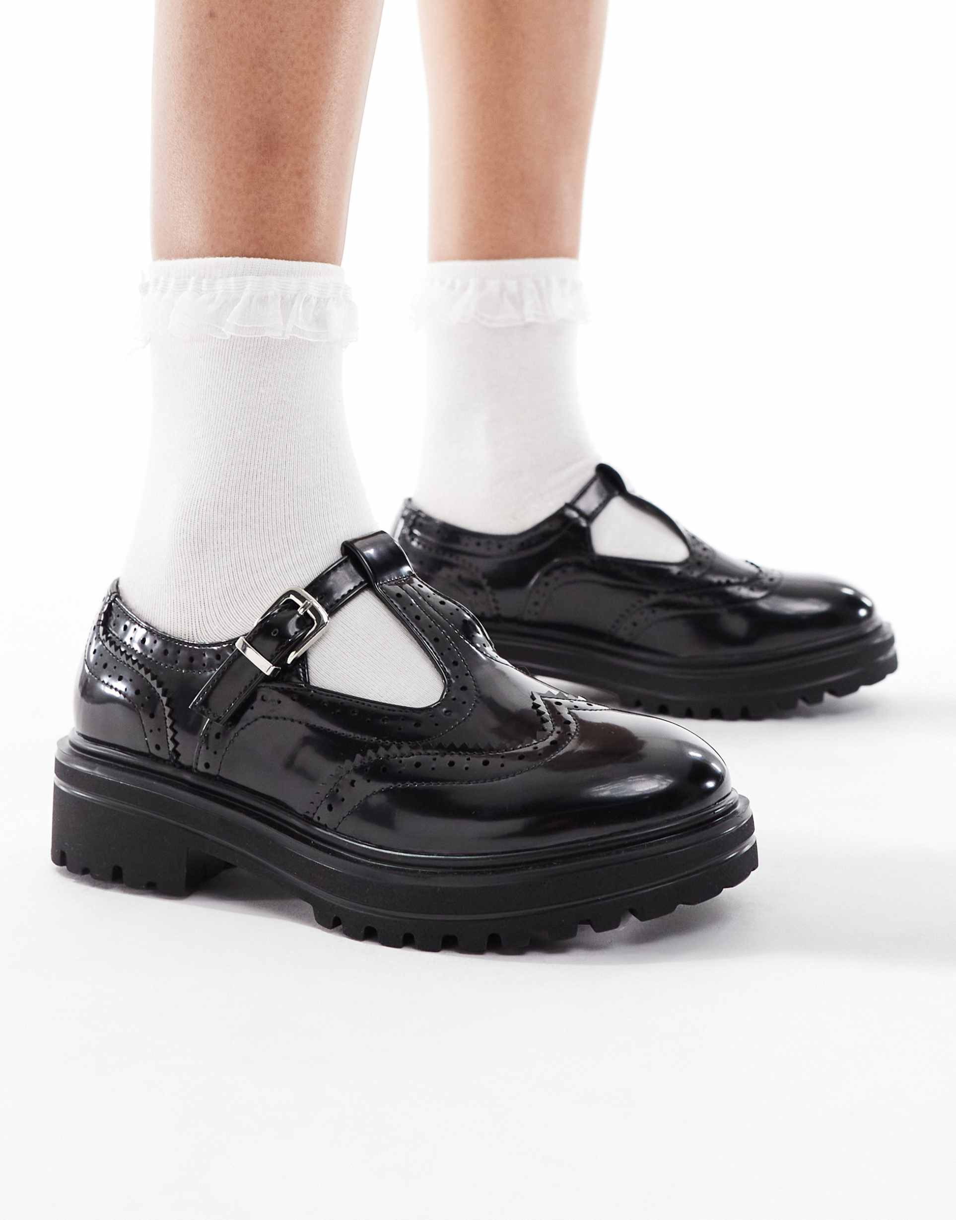 seqwl jeep mary jane shoes with broguing details in black