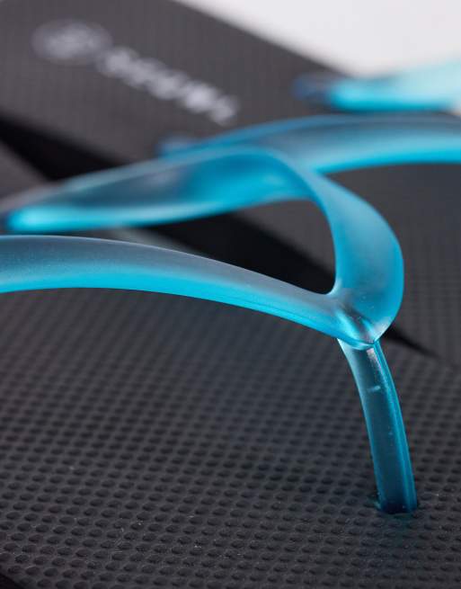 SEQWL jelly strap flip flip in black/blue, 4 of 4