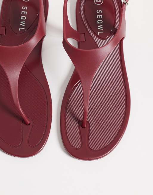 SEQWL jelly thong sandals with buckle detail in red, 2 of 4