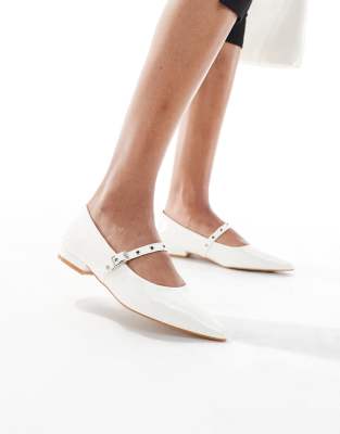 SEQWL - Jordan - Lack-Ballerinas in Creme mit spitzer Zehenpartie-Weiß