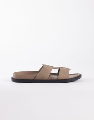  Kidman gladiator style sandals in taupe micro