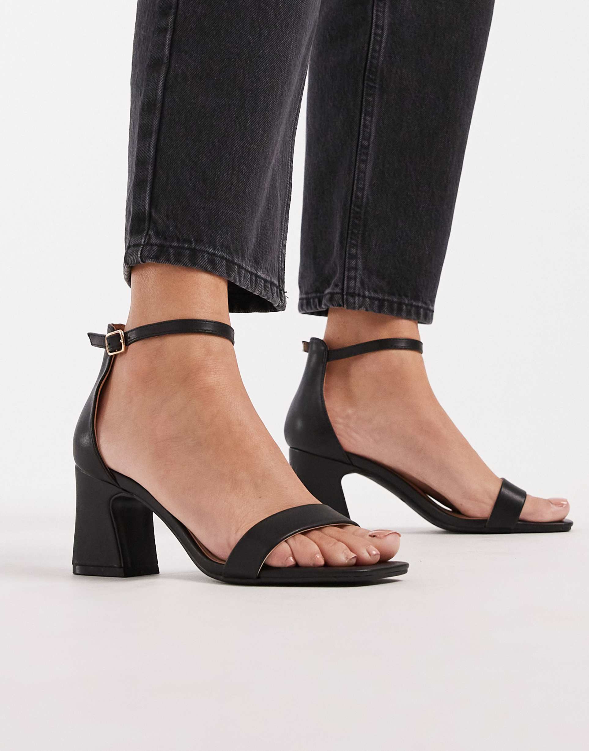 seqwl leal heeled sandals in black pu