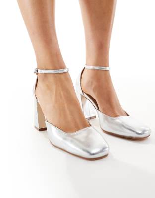 SEQWL - Levante - Schuhe aus Kunstleder in Silber mit Blockabsatz