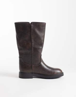 Seqwl Mickey Pull On Ankle Boots In White