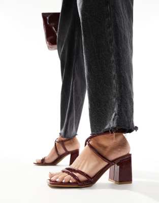 Seqwl Mid Block Heel Sandals In Red