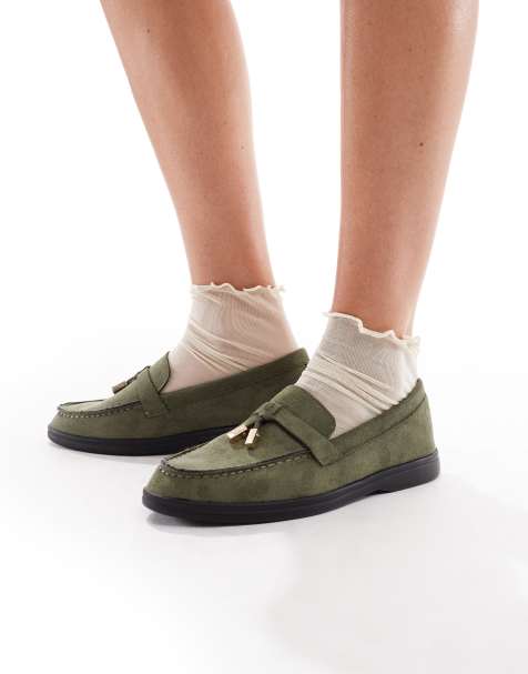 SEQWL – Panther – Olivgröna loafers i mockaimitation med tofsdetalj - view 1