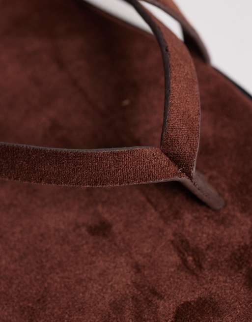 SEQWL - Platte sandalen van imitatiesuède met bandjes en gespdetail in bruin, 4 van 4