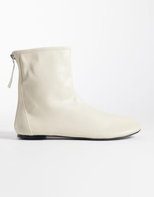 Seqwl Refined Ankle Boots In White