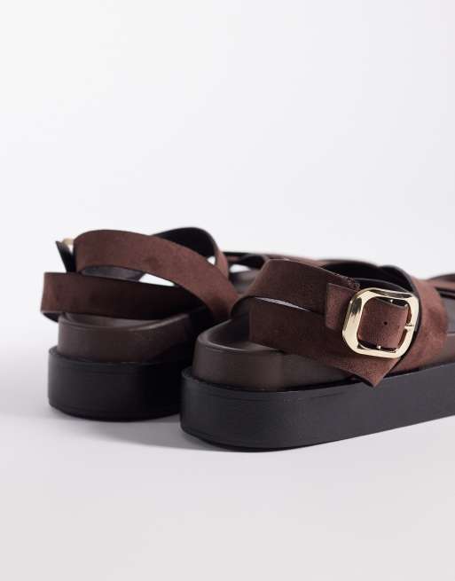 SEQWL – Riemchensandalen aus Wildlederimitat in Taupe mit flacher Plateausohle, 4 von 4