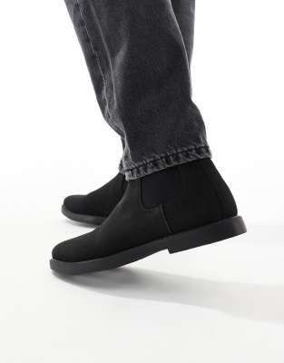 Seqwl Round Toe Chelsea Boots In Black